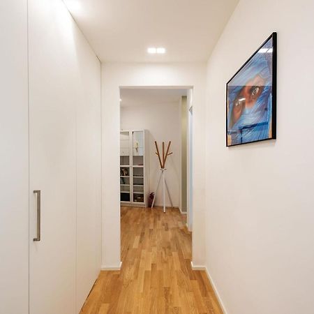 Spacious & Comfortable Apartment In Duomo By Easylife Милано Екстериор снимка