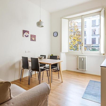 Spacious & Comfortable Apartment In Duomo By Easylife Милано Екстериор снимка