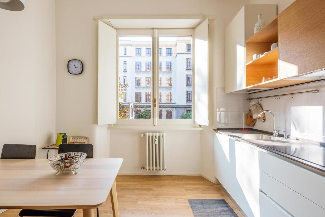 Spacious & Comfortable Apartment In Duomo By Easylife Милано Екстериор снимка
