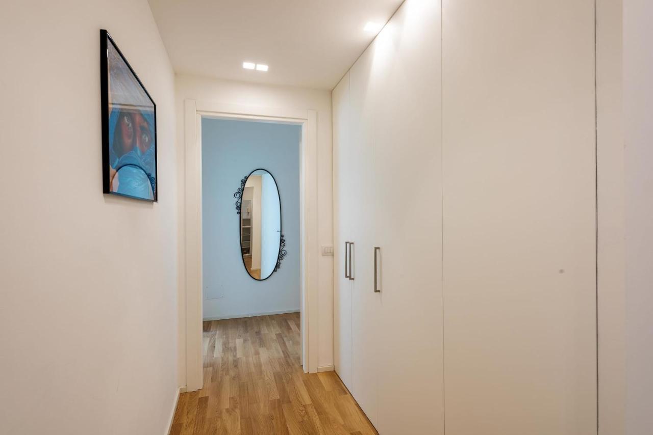 Spacious & Comfortable Apartment In Duomo By Easylife Милано Екстериор снимка